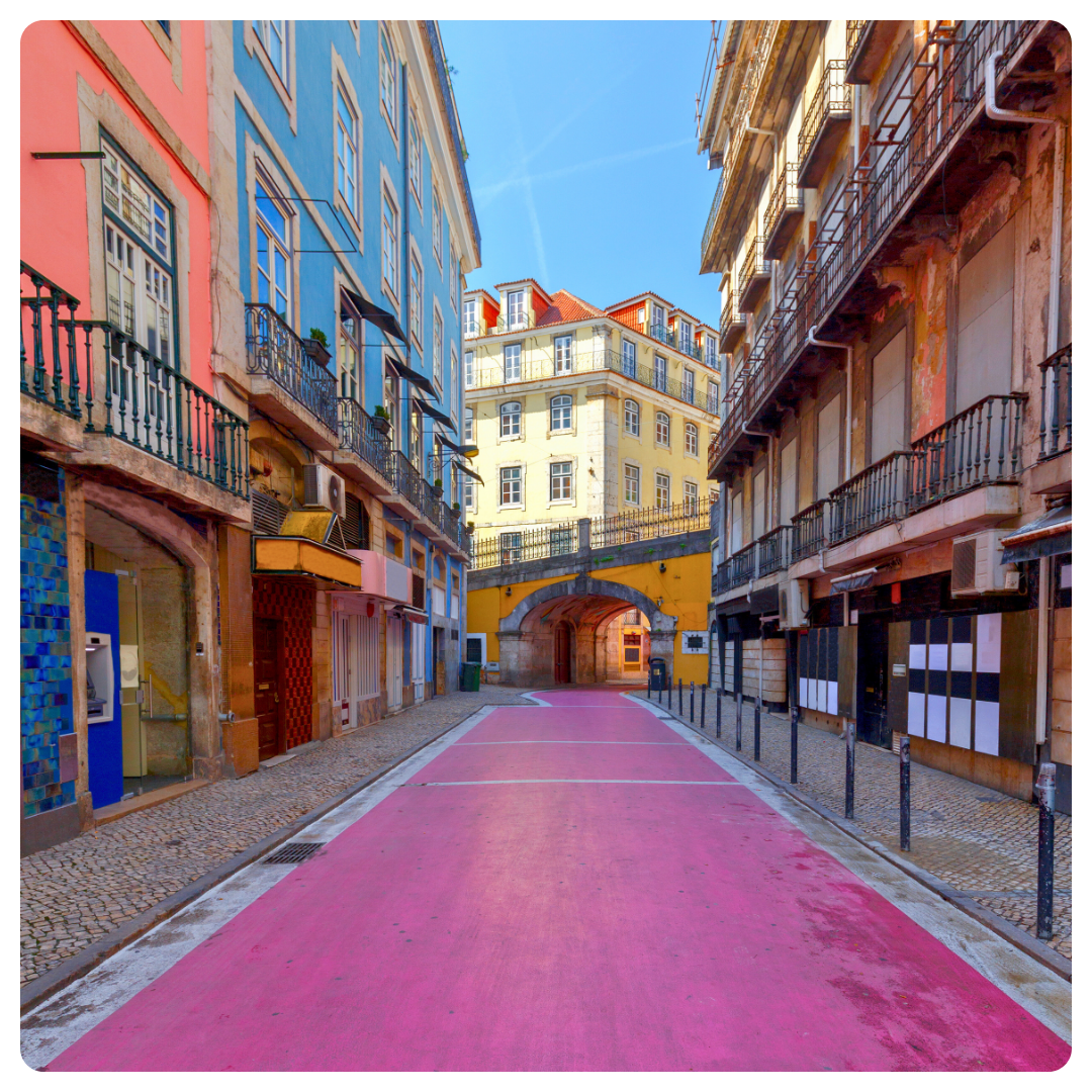 pink street lisbonne portugal